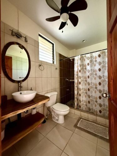 Bathroom-almendro-01-1
